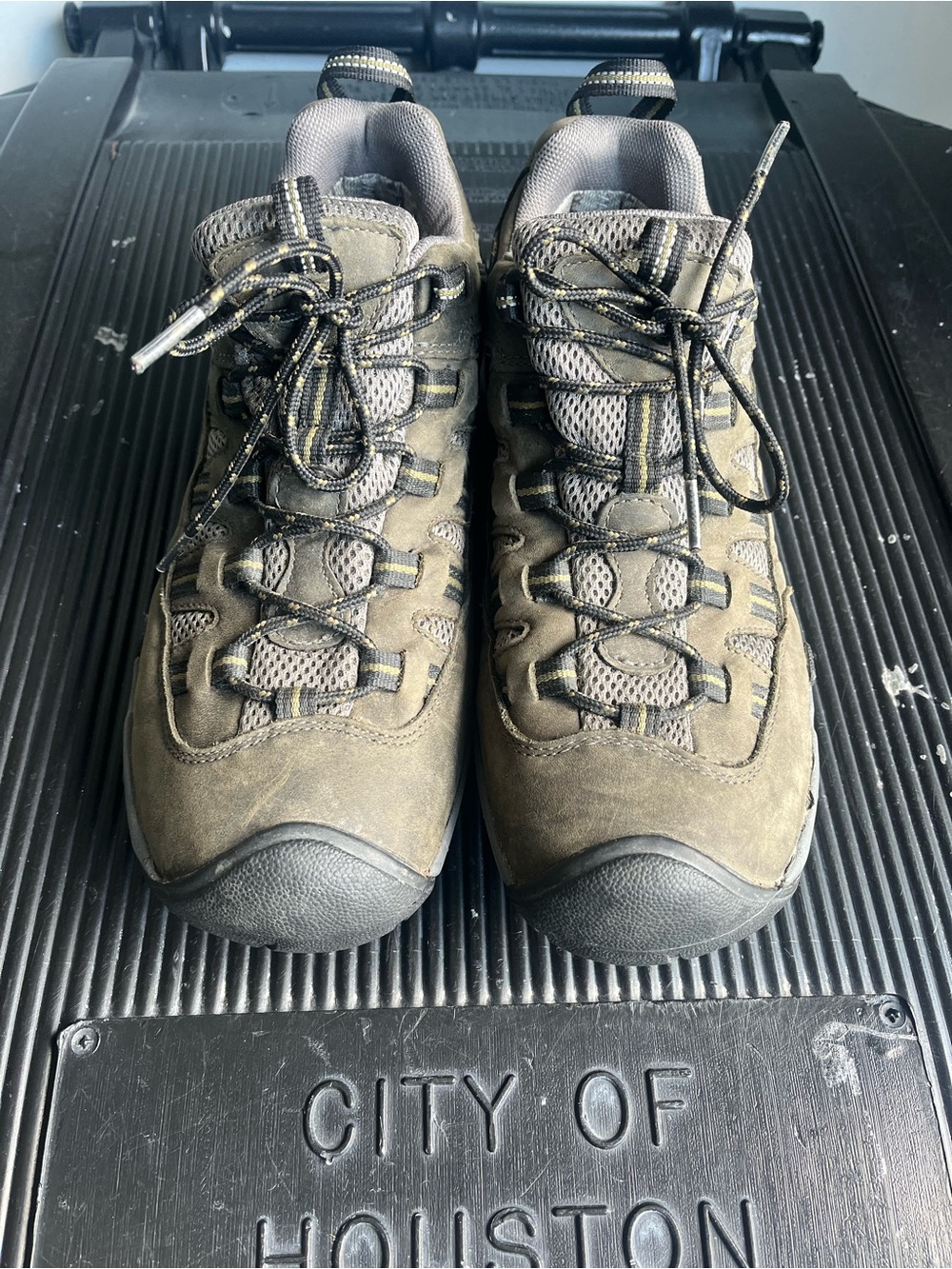 Keen Men's Hiking Boots in Olive Brown and Black